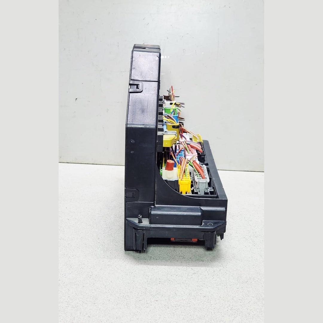 10-16 Mercedes-Benz W212 W204 Front SAM Module Relay Fuse Box A212 9003814 OEM
