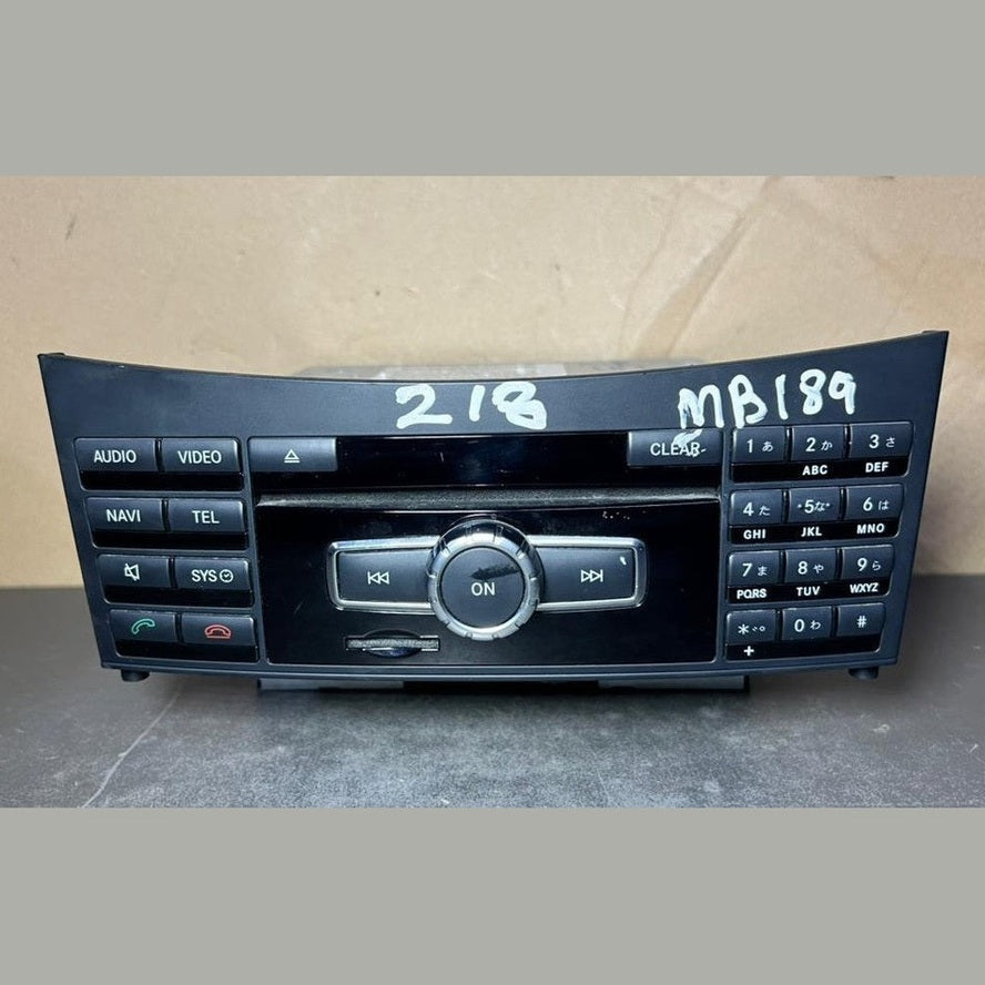 Mercedes W218 Navigation Command Radio Audio Head Unit CD Player A218 9008702