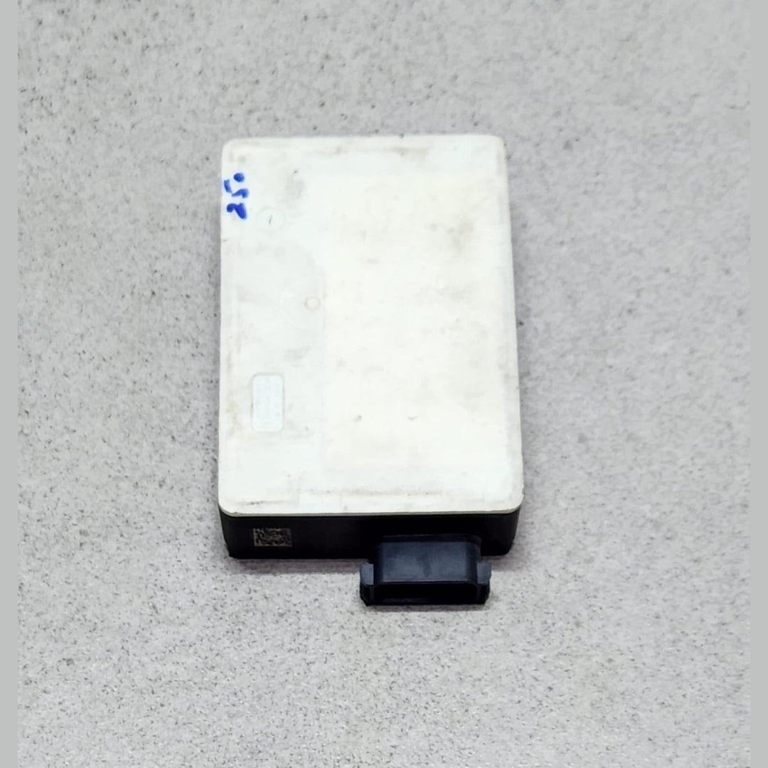 Mercedes W205 C300 Bumper Blind Spot Radar Distance Sensor Module A0009052511