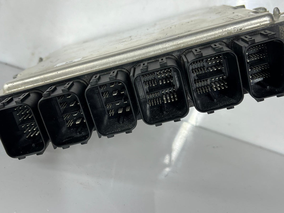 2016-2018 BMW 7 Series G11 G12 750li Engine Control Unit 8680196