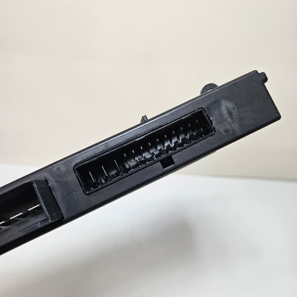 2010-2015 BMW X1 E84 Body Control Module H2 9227184 OEM