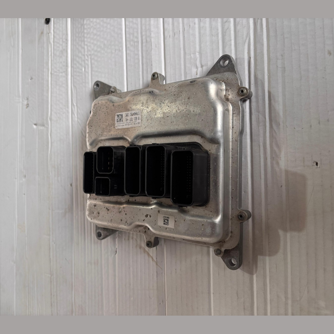 BMW X1 E84 N20 18i 156HP ENGINE CONTROL UNIT ECU 8631727
