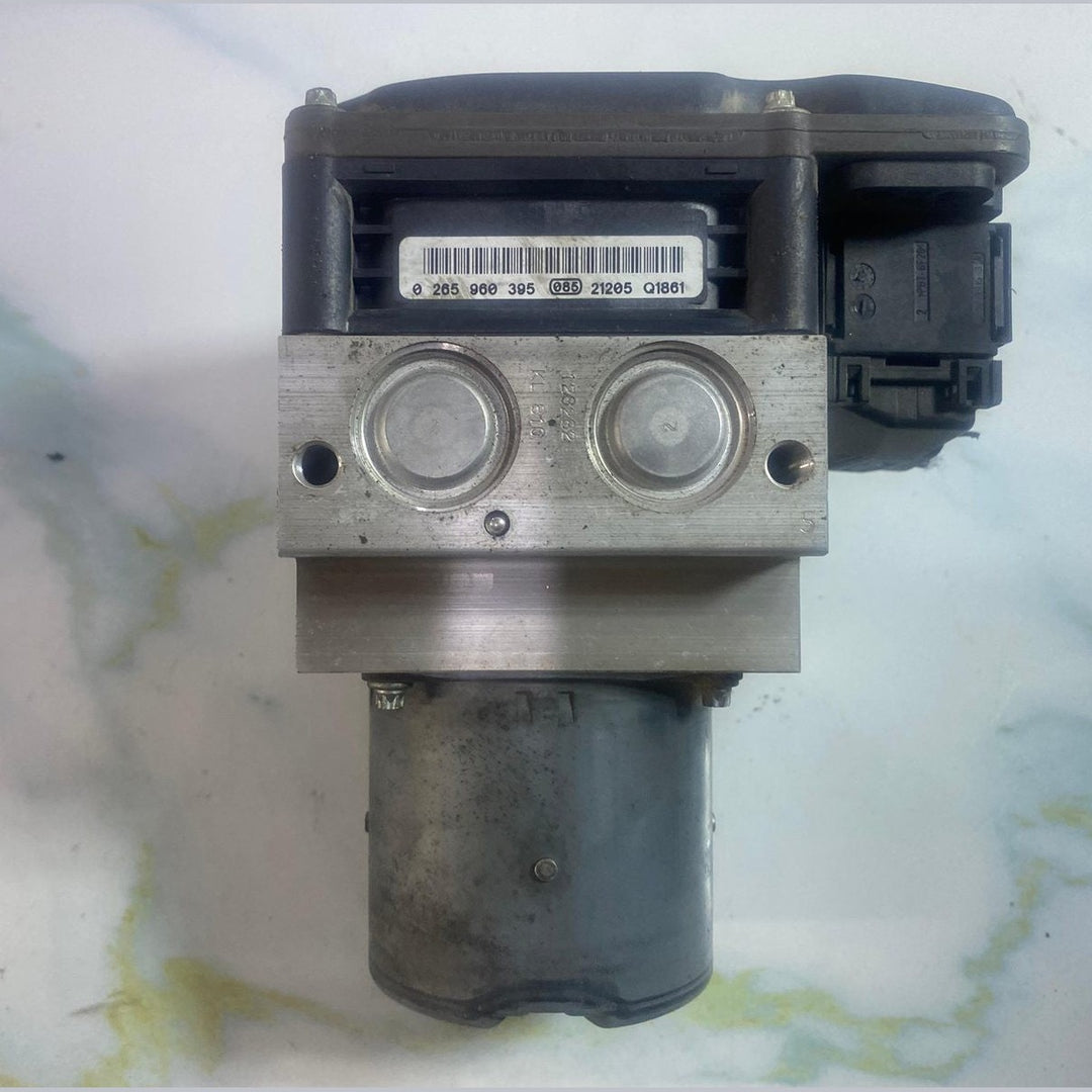 2007-2014 BMW X5 ABS DSC Hydraulic Pump Control Module 6854702