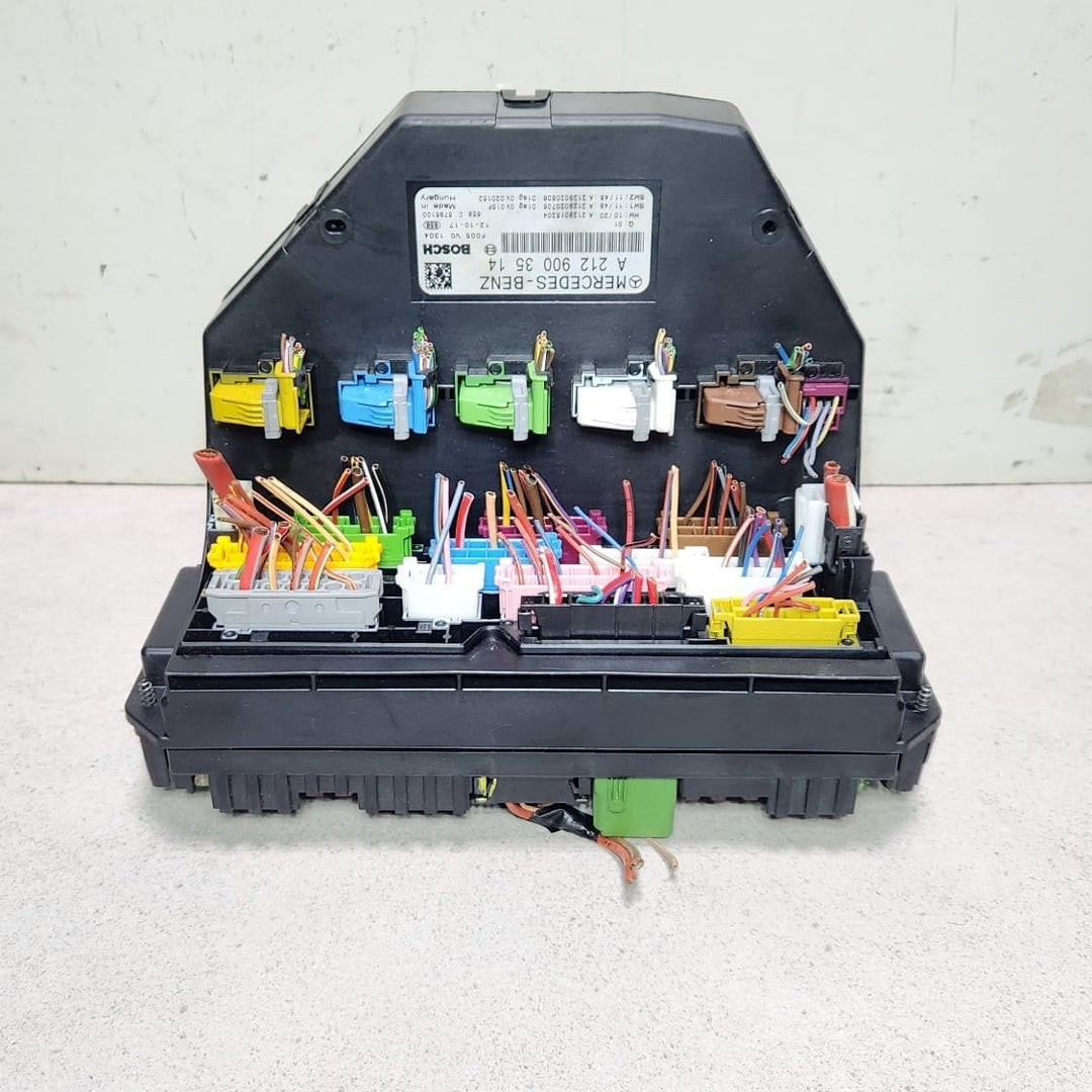 2006-2013 Mercedes-Benz W204 C-Class Fuse Box Control Module A2129003514 