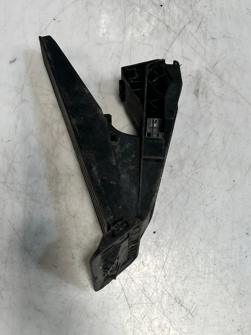 2011 BMW 328i E90 E60 F07 F25 E70 X5 GAS/ Accelerator Pedal MODULE 6852644 OEM