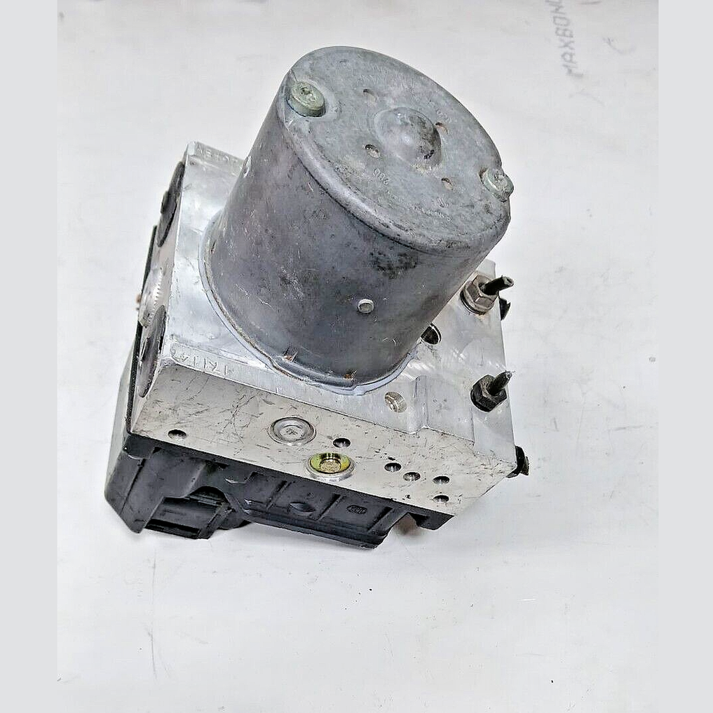 2002 BMW E46 325XI AWD WGN - ABS Anti Lock Brake System - Fits 01-05 OEM 6759850