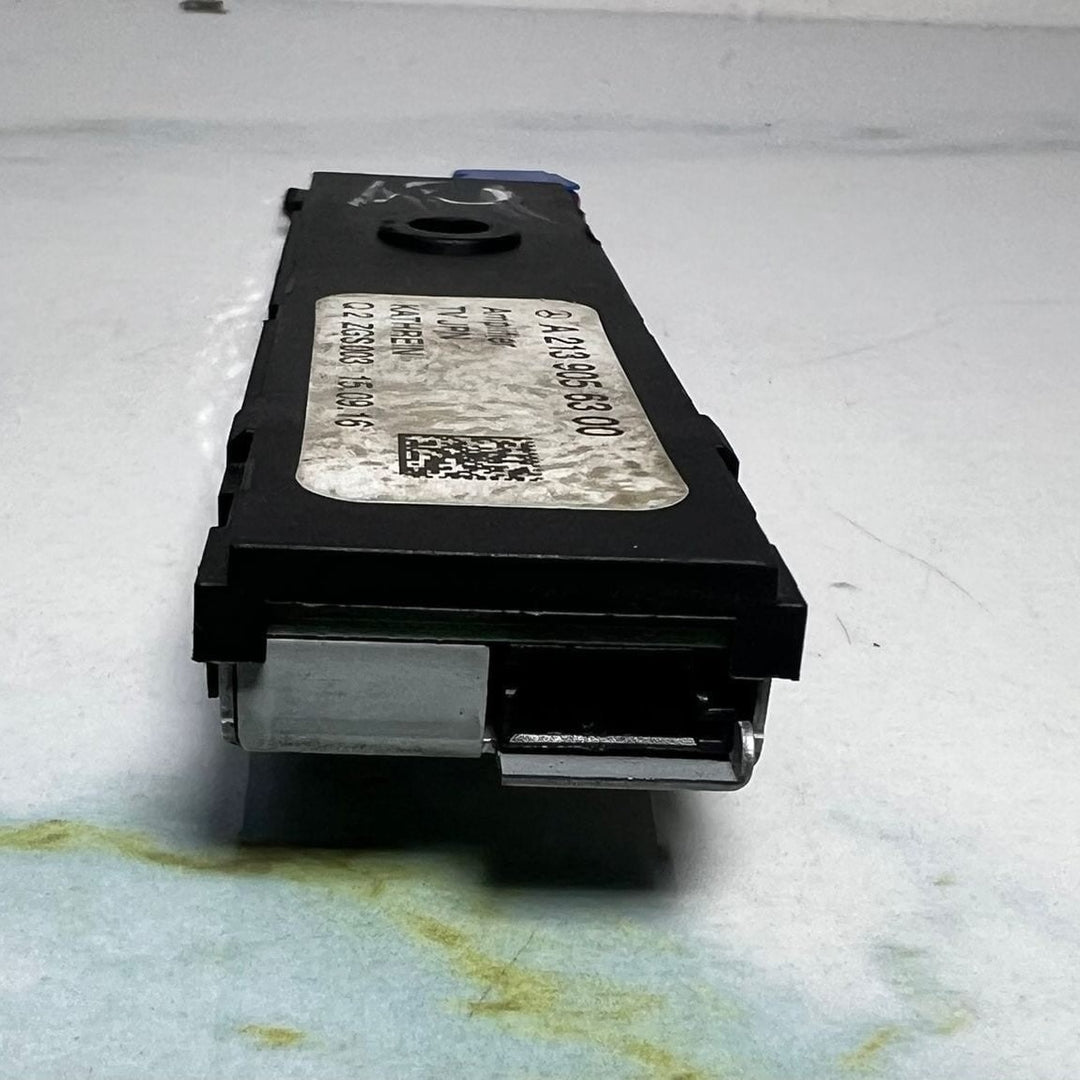 Mercedes A-Pillar Antenna Amplifier A2139056300 E-Class W213