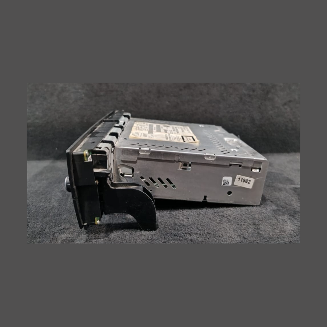 BMW 1 3 Series E81 E82 E90 LCI  STEREO RECIVER CD PLAYER HEAD UNIT - 9343207