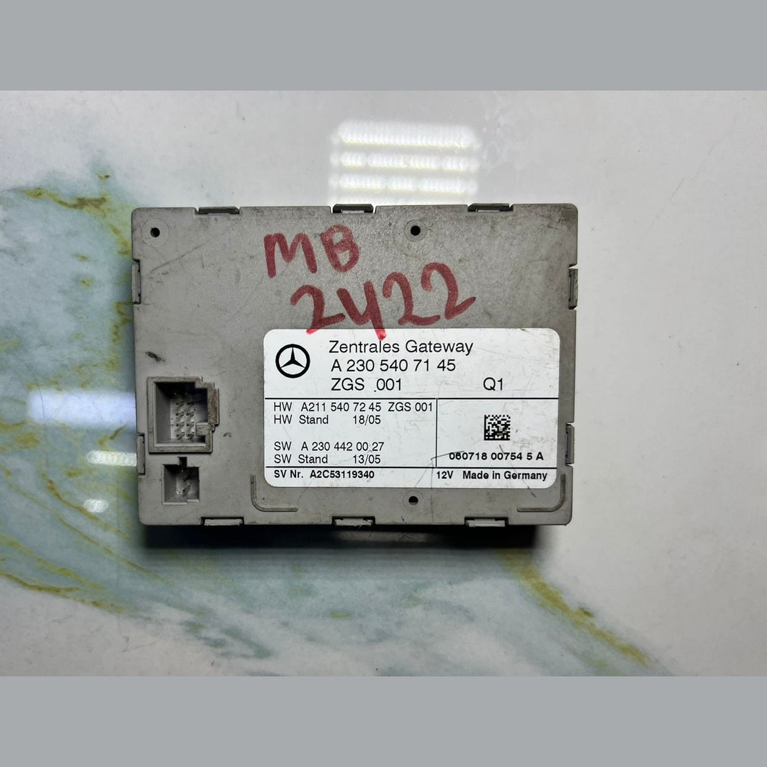 Mercedes Gateway Control Module A2305407145 SL R230 and R232