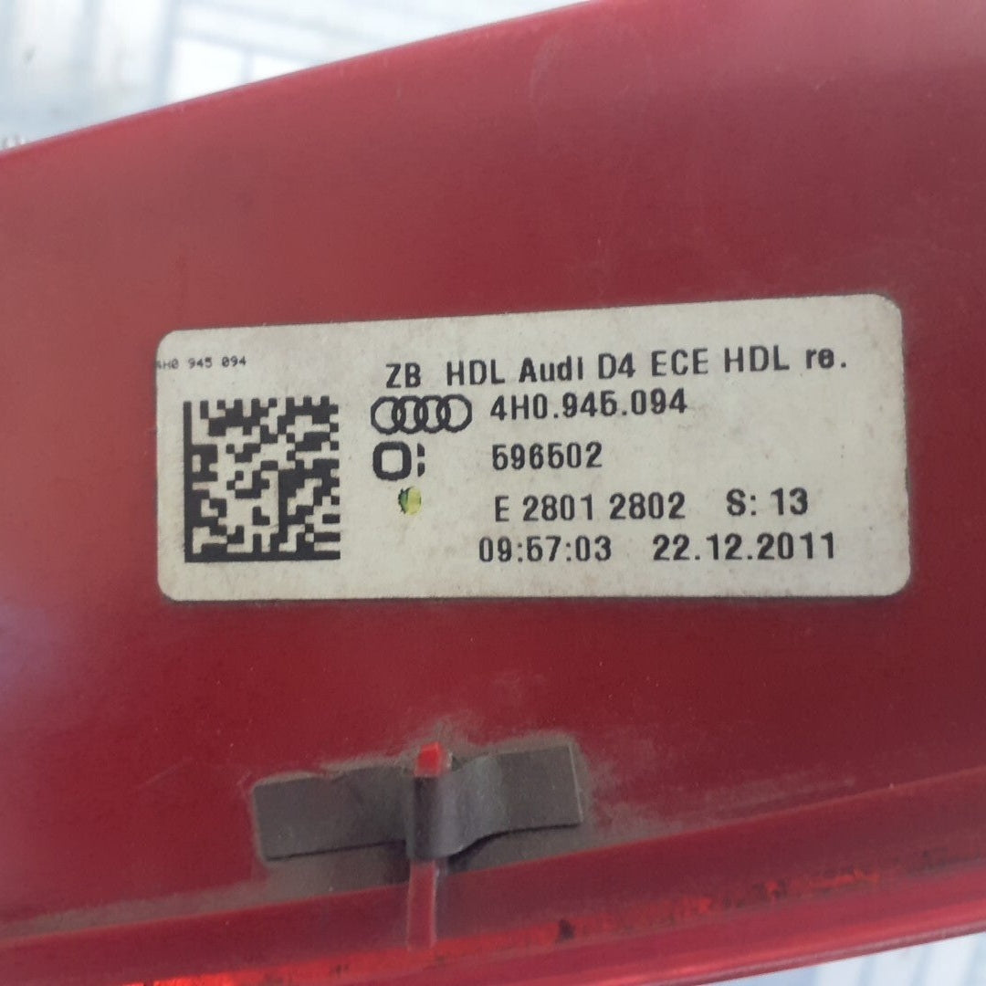  AUDI A8 A8L S8 RIGTH REAR PASS INNER TAILLIGHT TAIL LIGHT 4H0945094