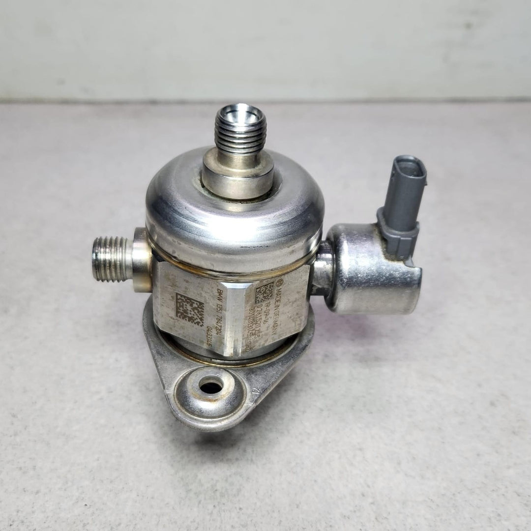 7847204 BMW M3 High Pressure Fuel Pump 7847204 2015-2021 F80 M3 F82 F83 M4 OEM