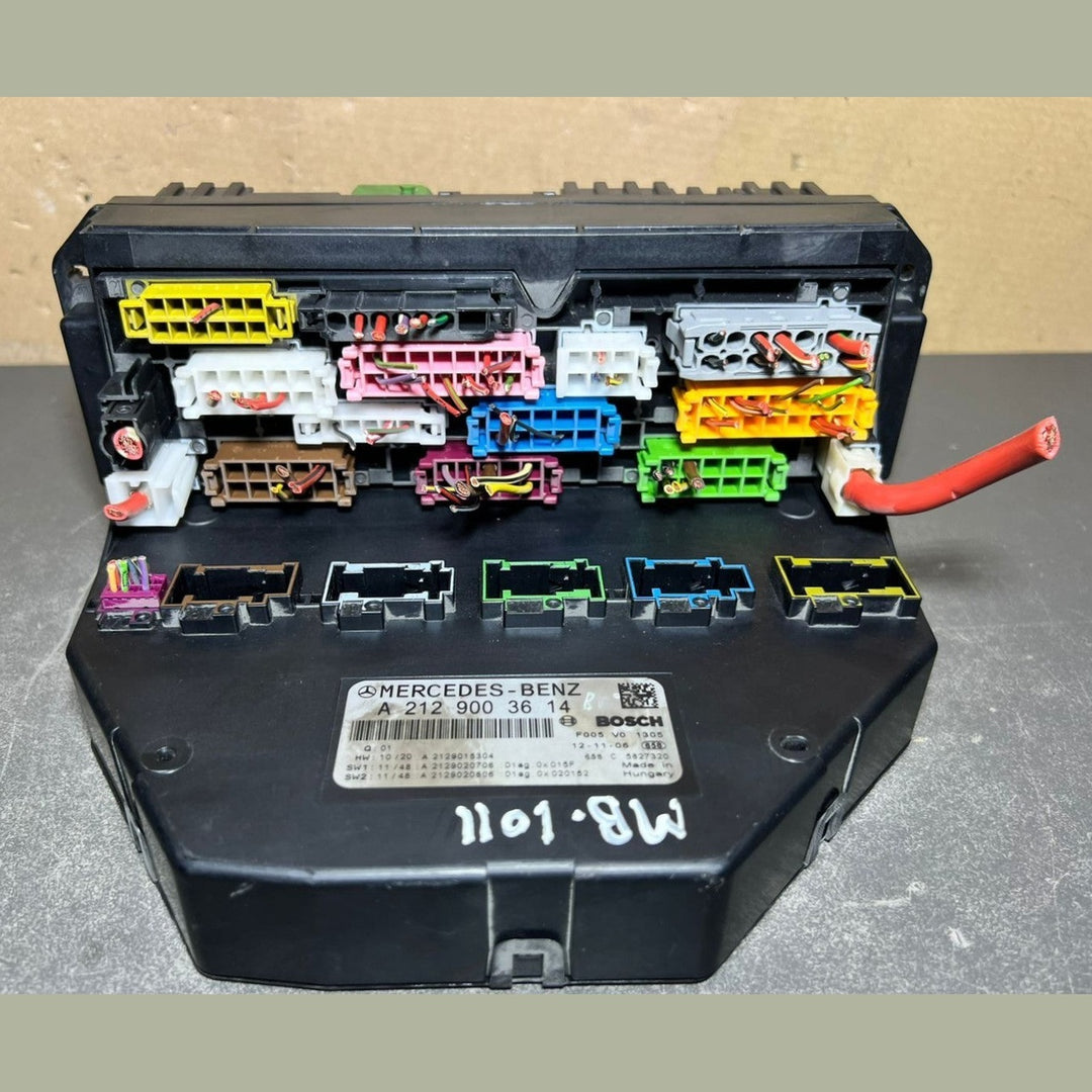 10-16 Mercedes-Benz W212 W204 Front SAM Module Relay Fuse Box A2129003614 OEM