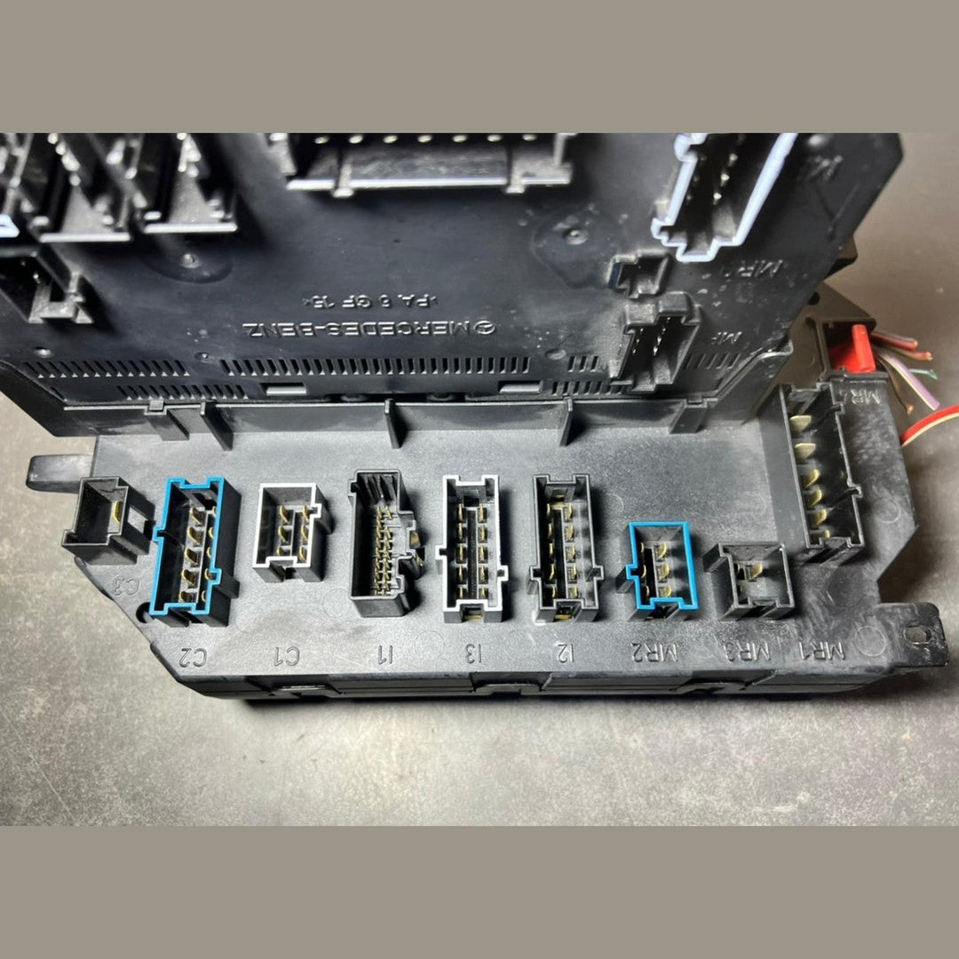 Mercedes W221 S-Class Front Fuse Relay Box SAM Control A221 5402250 A221 5458345