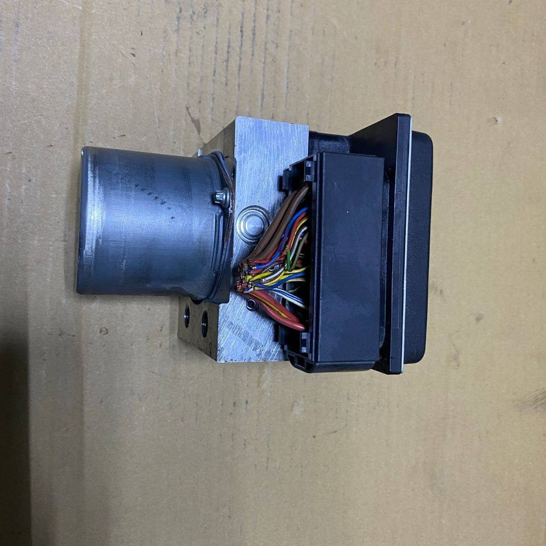 2013-2015 BMW X1 Abs Pump Module 6860214 X1 E84 2.0L antilock brake system