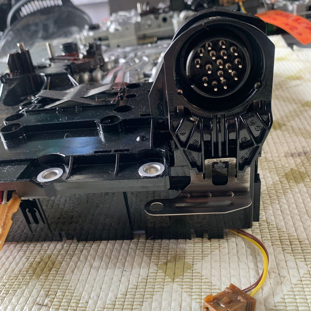BMW F30 X1 E84 328I 2012-15 TRANSMISSION VALVE BODY GA 8HP45 P/N 8638283
