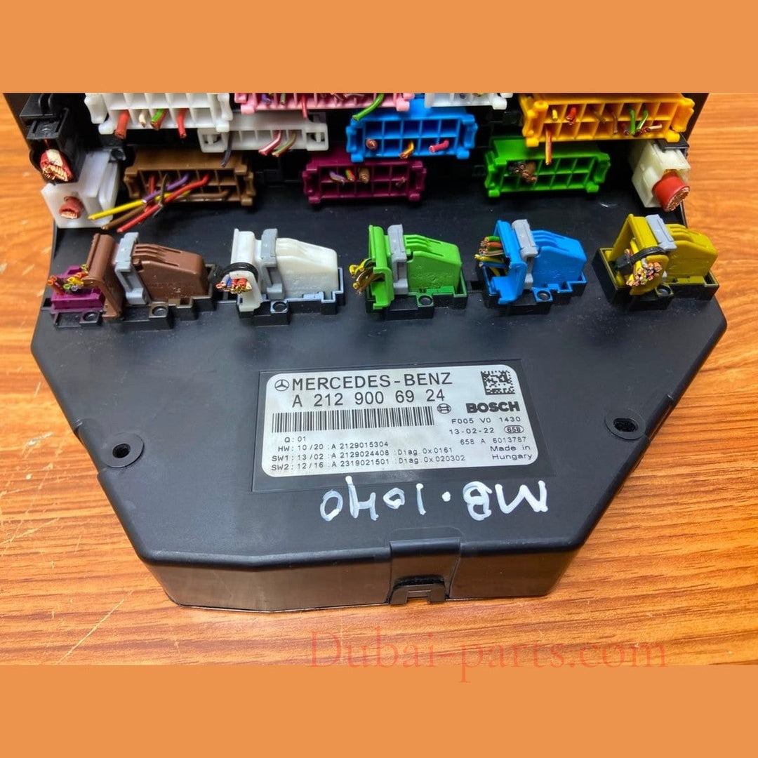 Mercedes-Benz Front SAM Fuse Relay Box A2129006924 E-Class W212 and W207