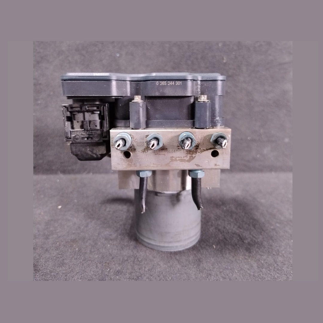 BMW 5 Series F10 F11 Anti lock Braking SystemDSC  Module Hydraulic Unit 6868335