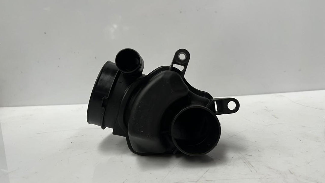 2012-2016 BMW M5 Air Intake Tube OEM left driver side 1371 7843276