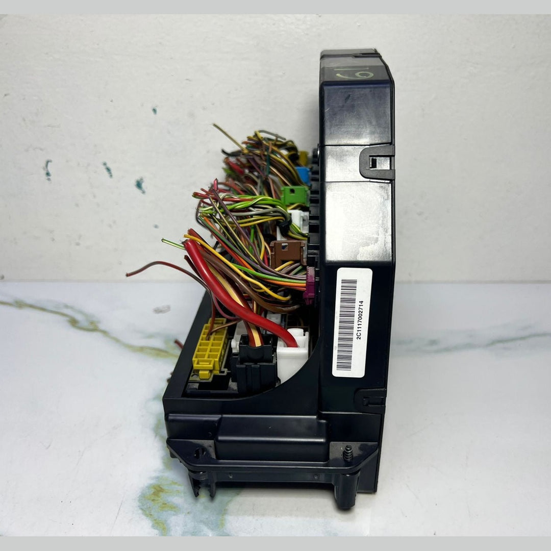 10-18 Mercedes-Benz W212 W204 Front SAM Module Relay Fuse Box A212 9006112 OEM