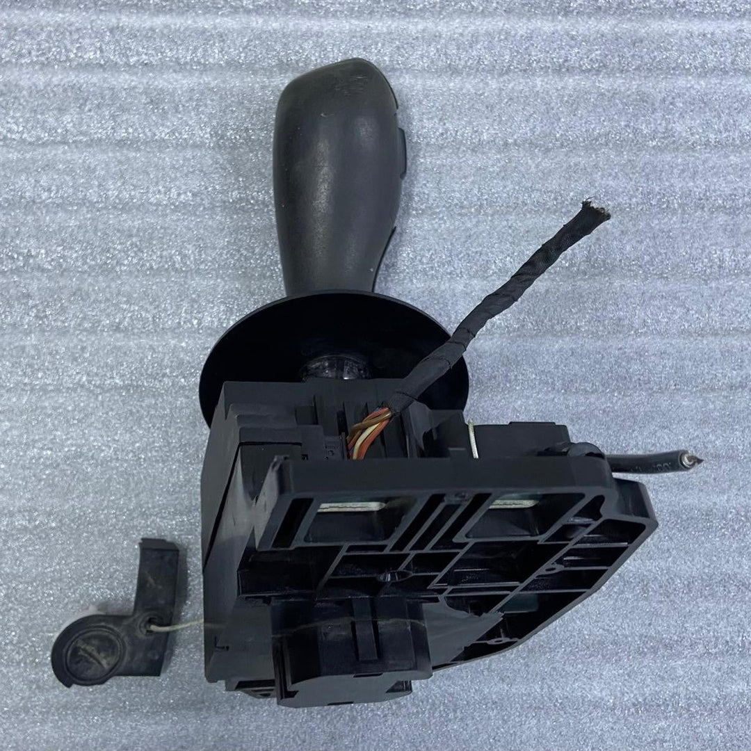 OEM BMW E60 E63 E64 650i AUTO SPORT FLOOR GEAR SHIFTER SELECTOR SHIFT 7589209