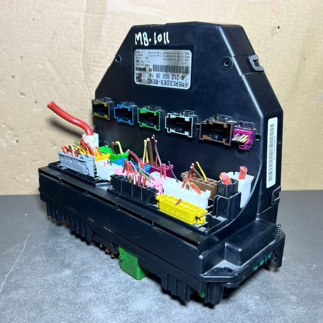 10-16 Mercedes-Benz W212 W204 Front SAM Module Relay Fuse Box A2129003614 OEM