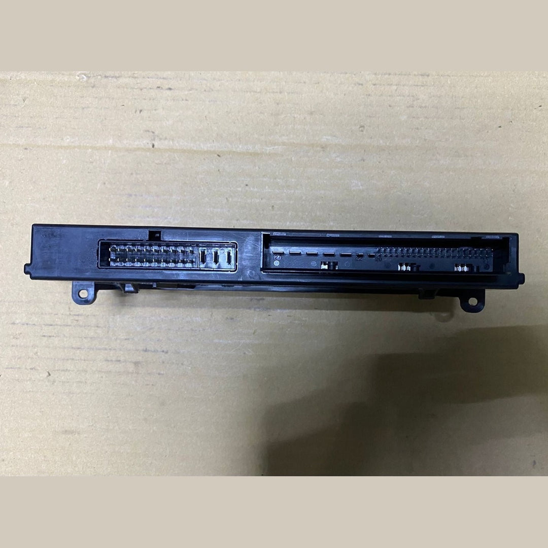 2010-2012 BMW X1 Junction Box Electronics 3 9229883 E81, E82, E84, E87, E88, E89