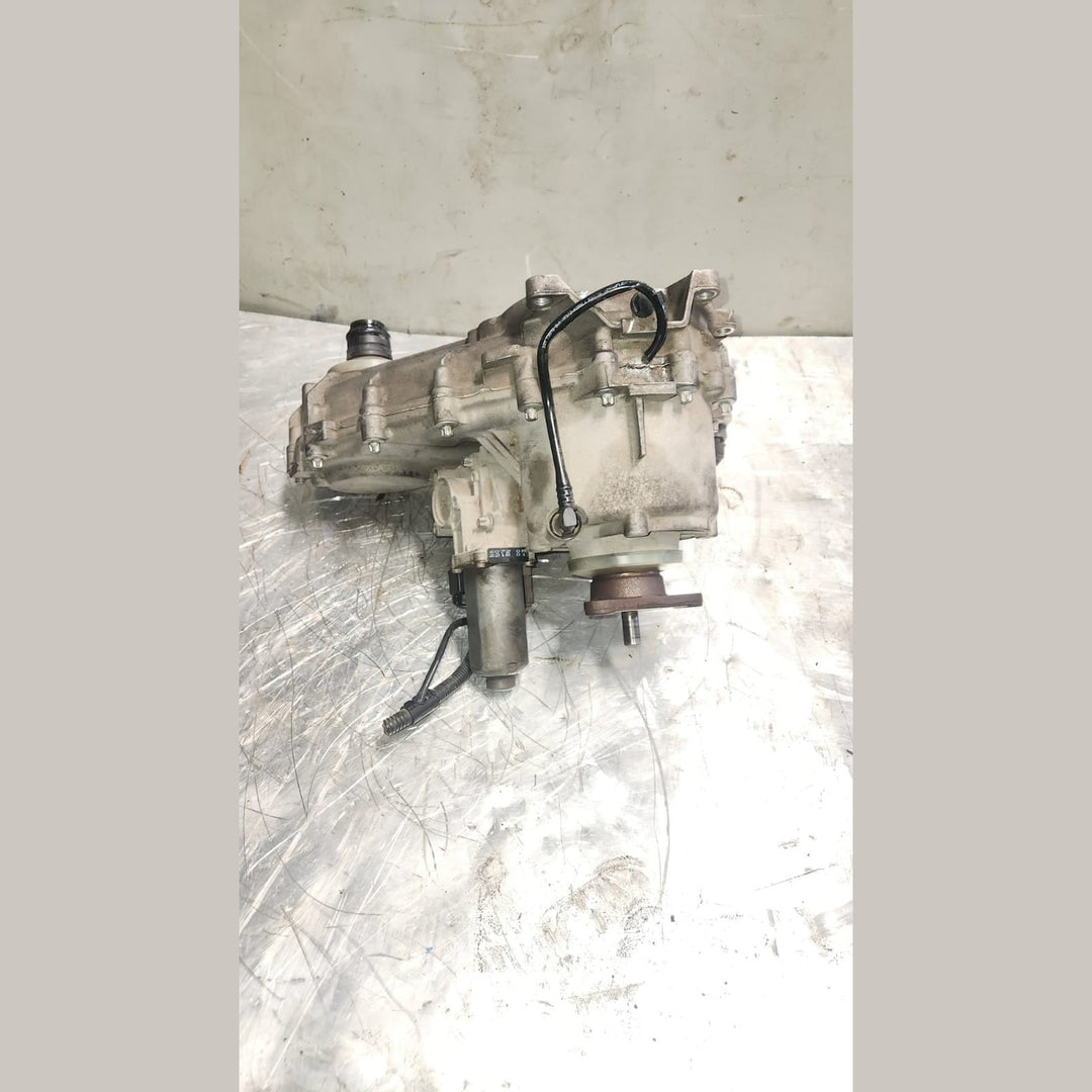 2007-2013 BMW X5 Transfer Case 7574777 X5 E70 ATC 700 USED 90K KM