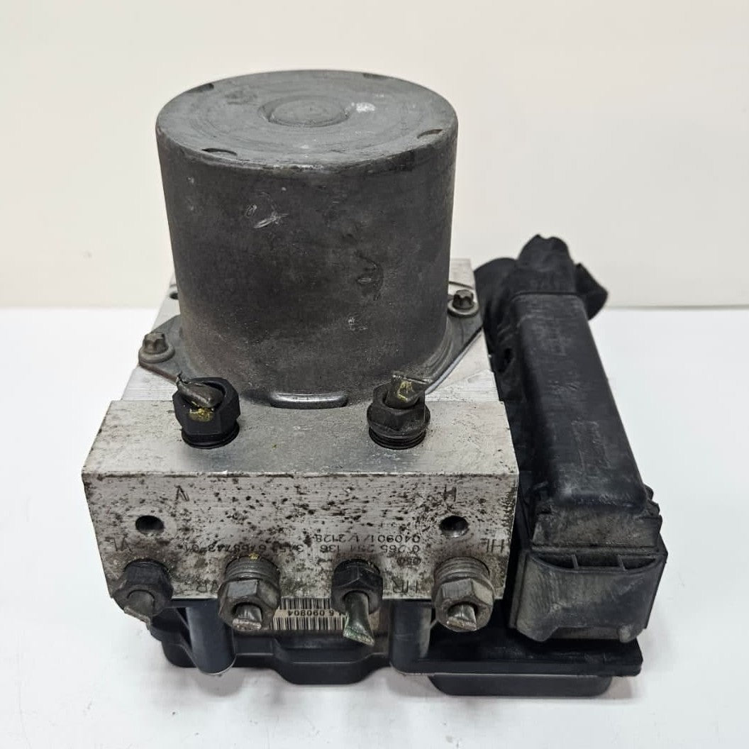 2004-2007 BMW 5 6 Series E60 E61 530i E63 E64 ABS Hydraulic Pump 6769707