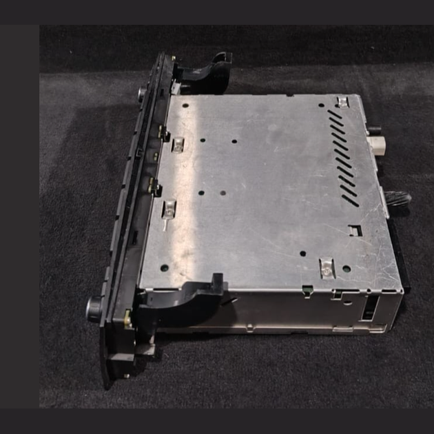 BMW 1 3 Series E81 E82 E90 LCI  STEREO RECIVER CD PLAYER HEAD UNIT - 9343207