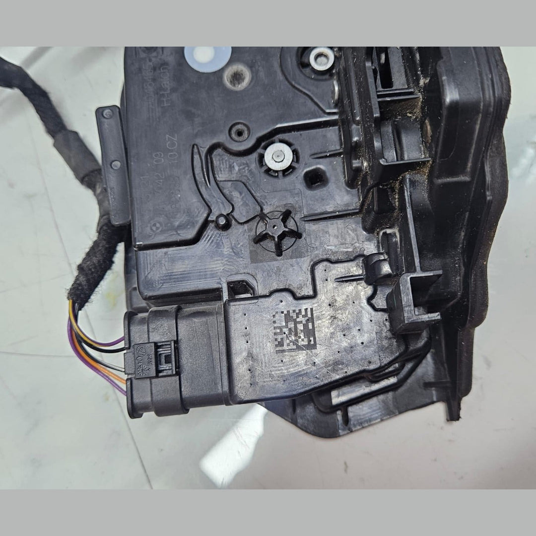 BMW 3 G20 Front Right Door System Latch 5121 7445042 OEM