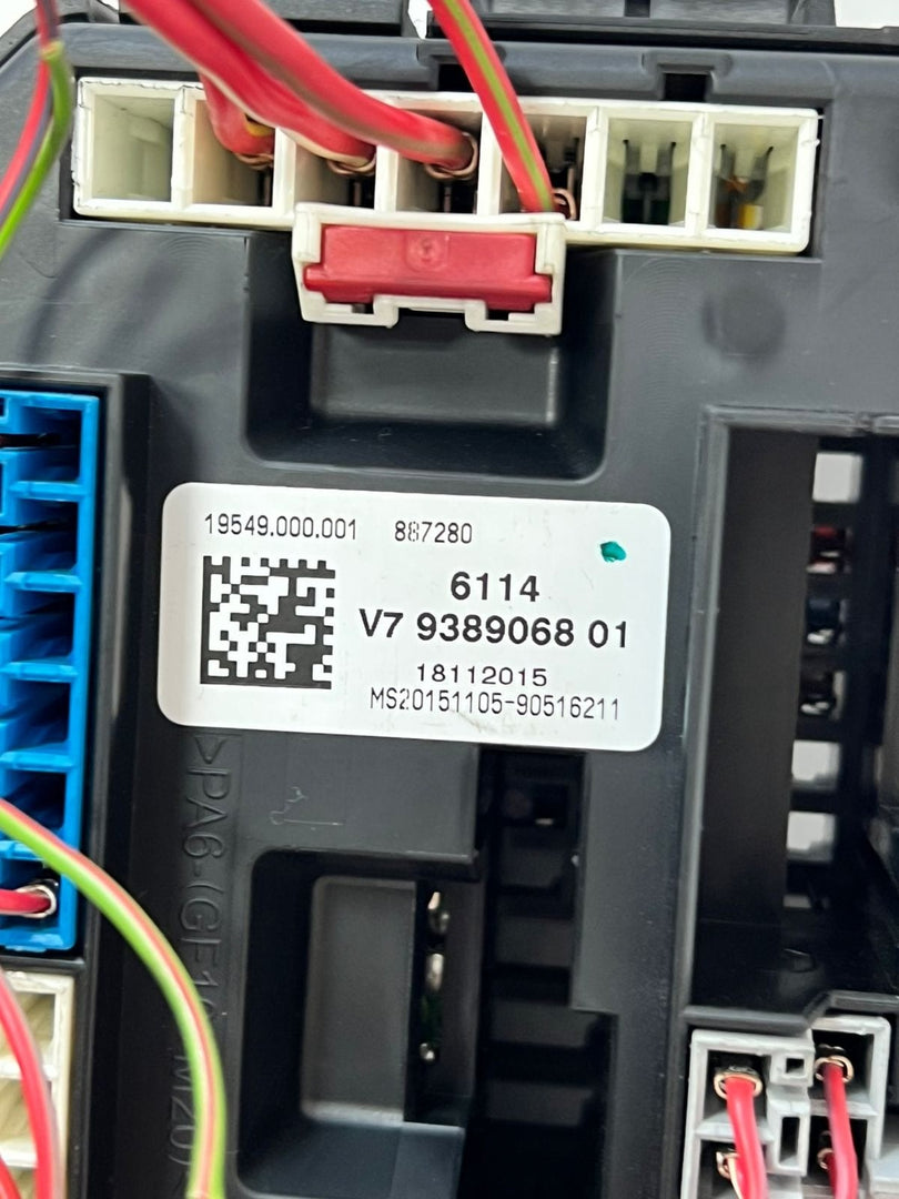 2015-2016 BMW 435i 1 2 3 4 F Series Engine Fuse Box Control Module 9389068 OEM