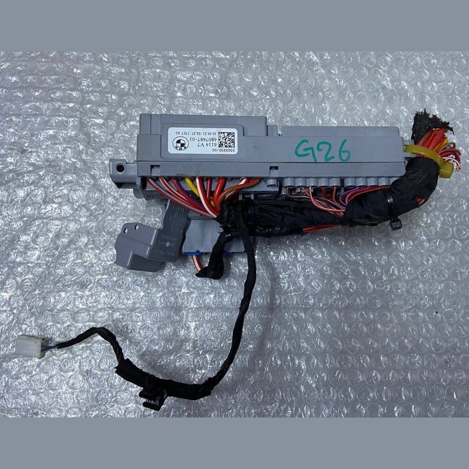 BMW M340i 330i 330e G20 G26 Front Power Distribution Fuse Relay Box 6807487