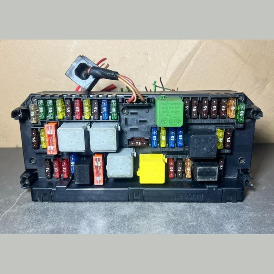 10-16 Mercedes-Benz W212 W204 Front SAM Module Relay Fuse Box A212 9005812 OEM