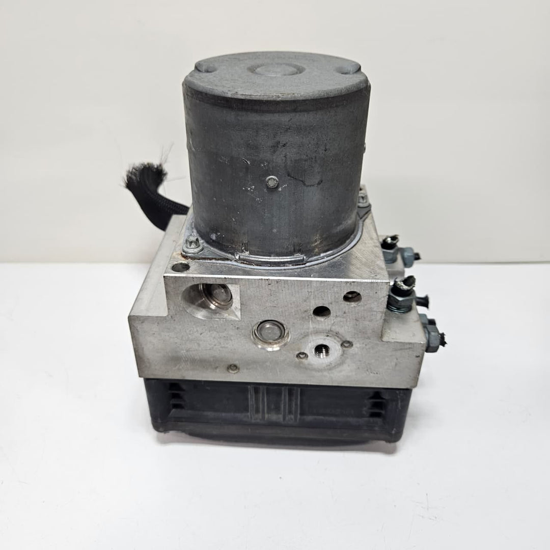 2011-2016 BMW 528i, 535i, 550i, 640i, 650i ABS Pump Module 6795519