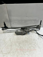 Bild in die Galerieansicht laden, 2010-2015 BMW X1 E84 Front Windshield Wiper Motor And Linkage 2992466 OEM