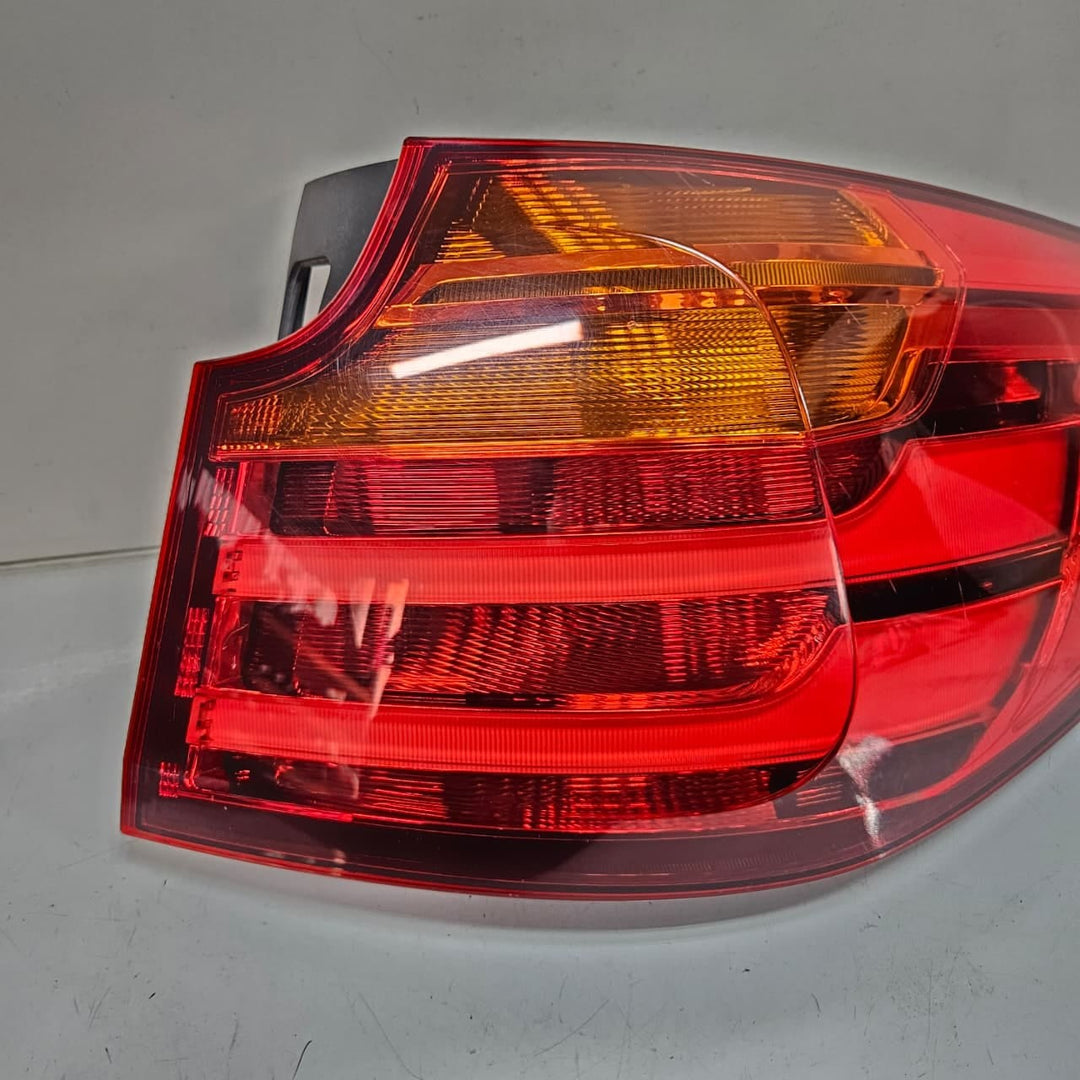 7286038-BMW 3 Gran Turismo Rear Light Right Fitting Position Right OEM