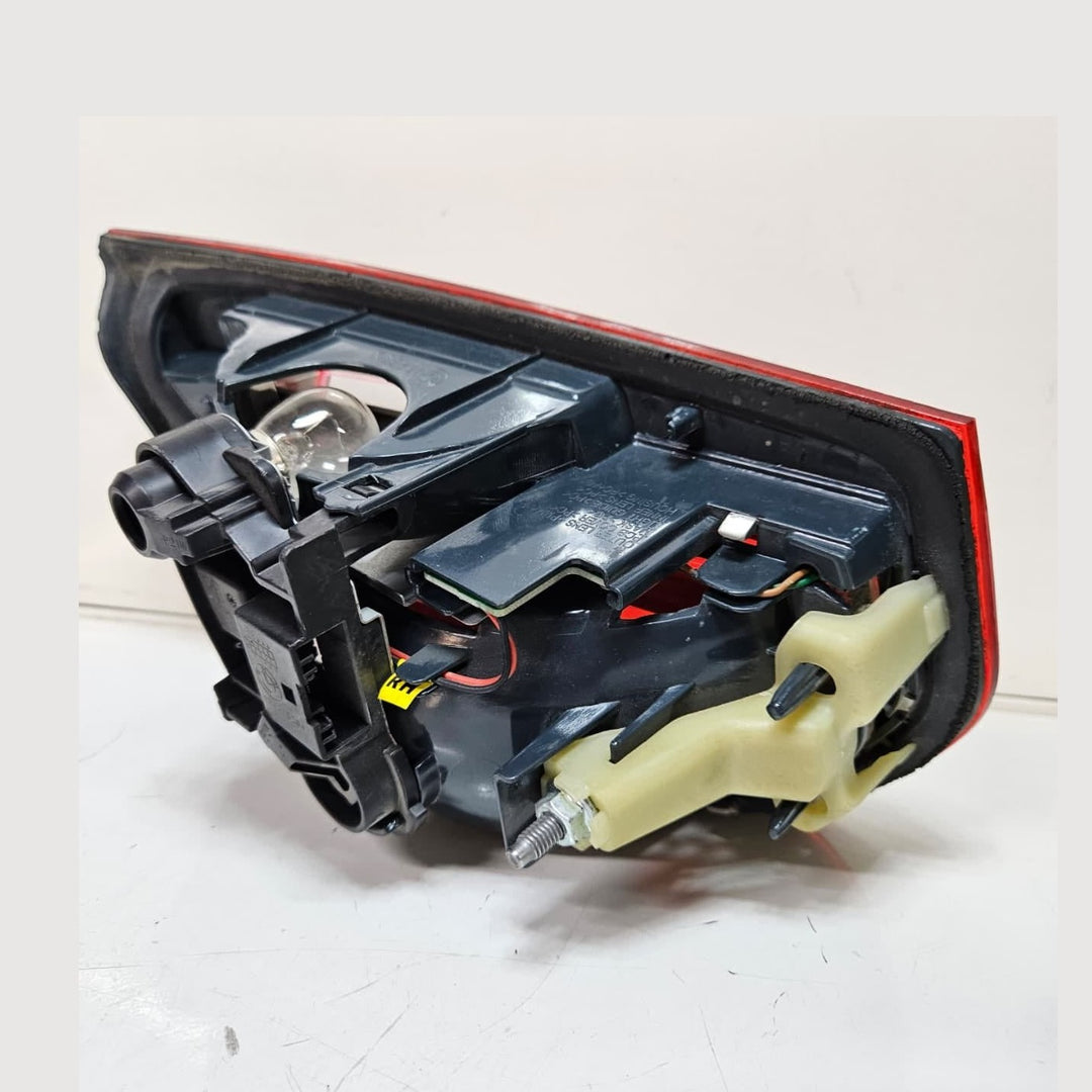 7372794-2012-2016 BMW  3 Series F30 F31 328i Rear Right trunk lid Taillight OEM