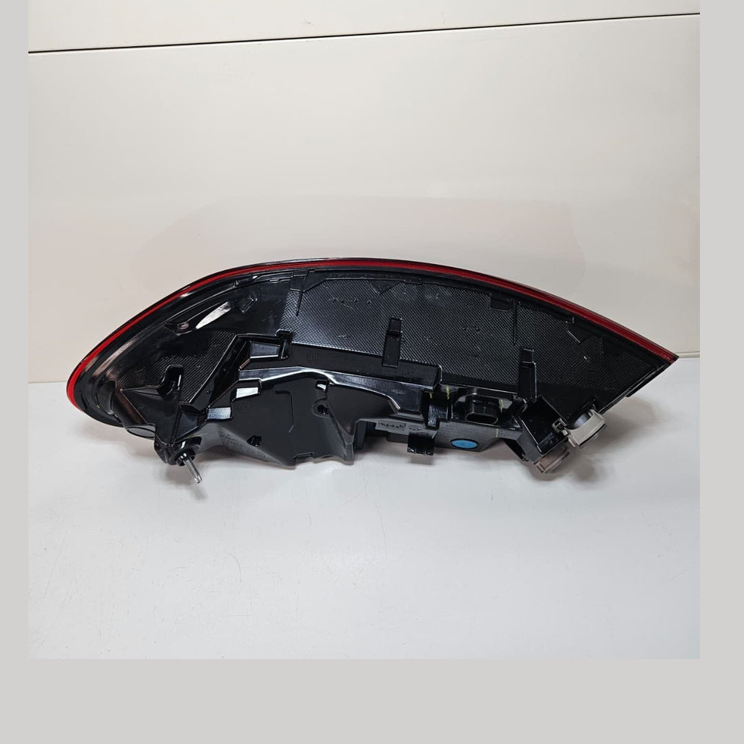 2019 BMW X6 G06 LCI Taillight Led Side Panel Left 7421113