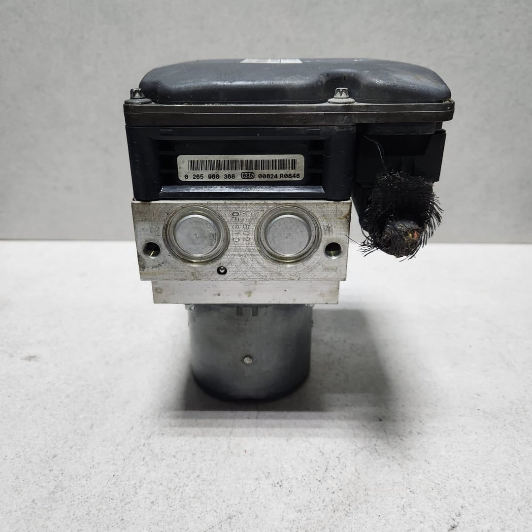 BMW Abs Hydraulic Unit 6799048 7 Series F01 F02