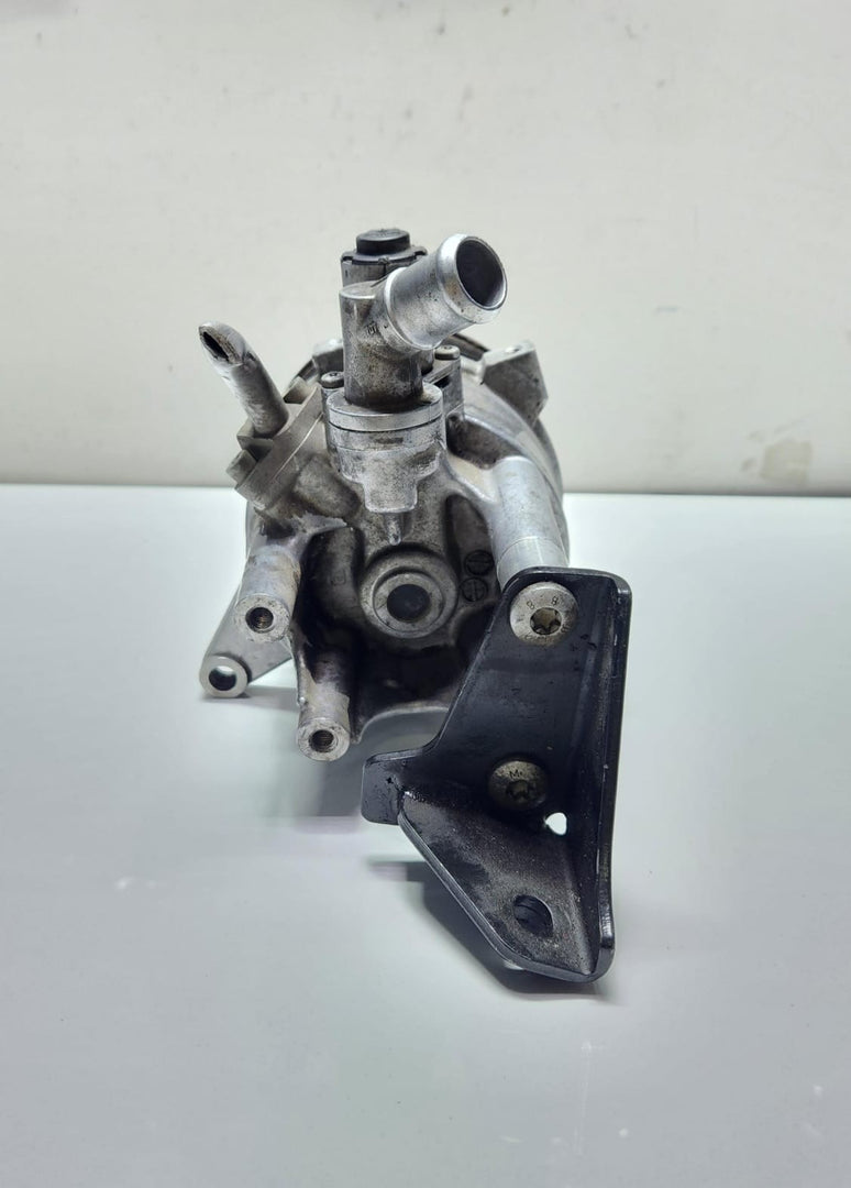 BMW  F10 Hydraulic Pump Dynamic Drive 6850590 6 Series OEM