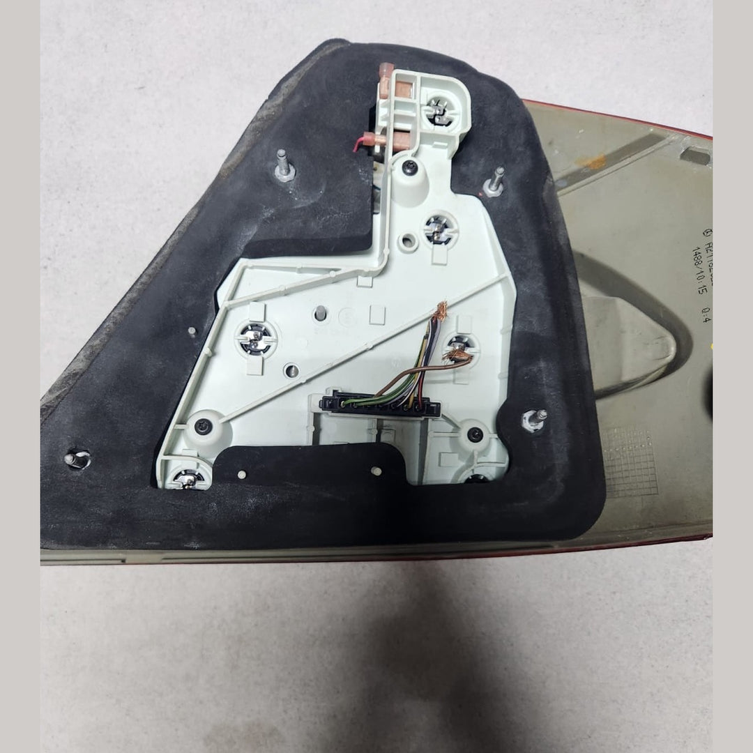 2007-2009 Mercedes-Benz E280 Tail Light Assembly A2118202564 W211 E-Class
