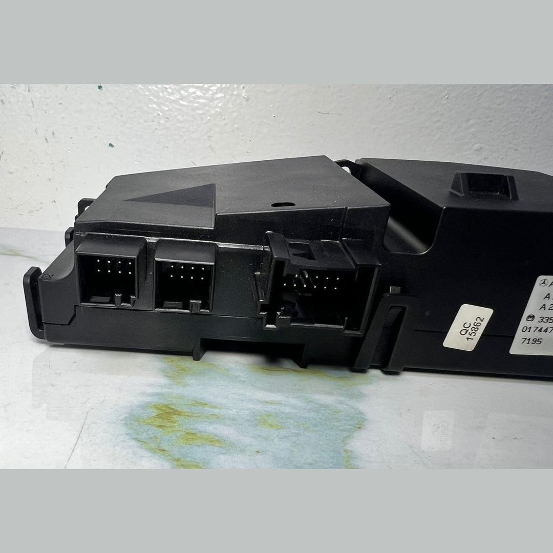 07–13 Mercedes Benz W221 S-Class AC Heater Climate Control Switch A221 8704958