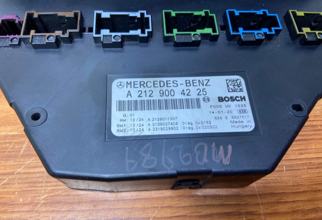 Mercedes-Benz Sam Control Module Front Integrated Fuse A2129004225 E-Class W212