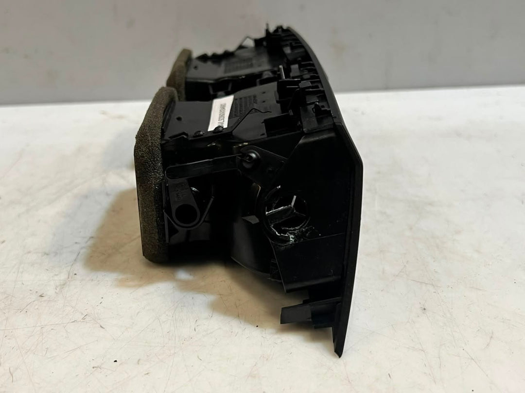 2012-2015 BMW X1 E84 FRONT CENTER Dashboard Air Vent 9258354 OEM
