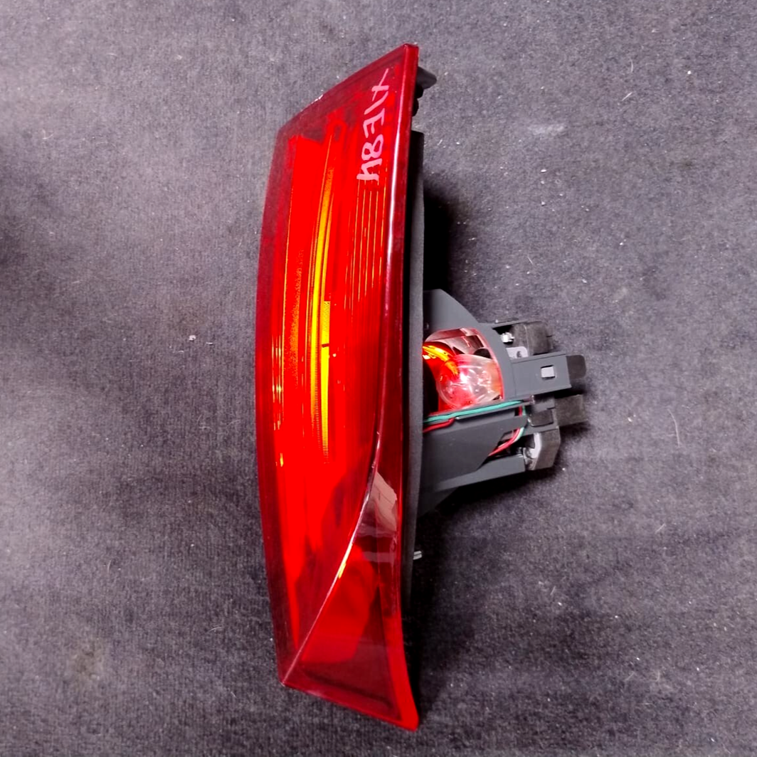 BMW X1  E84 RIGHT TRUNK LID MOUNTED TAIL LIGHT LAMP 2990114
