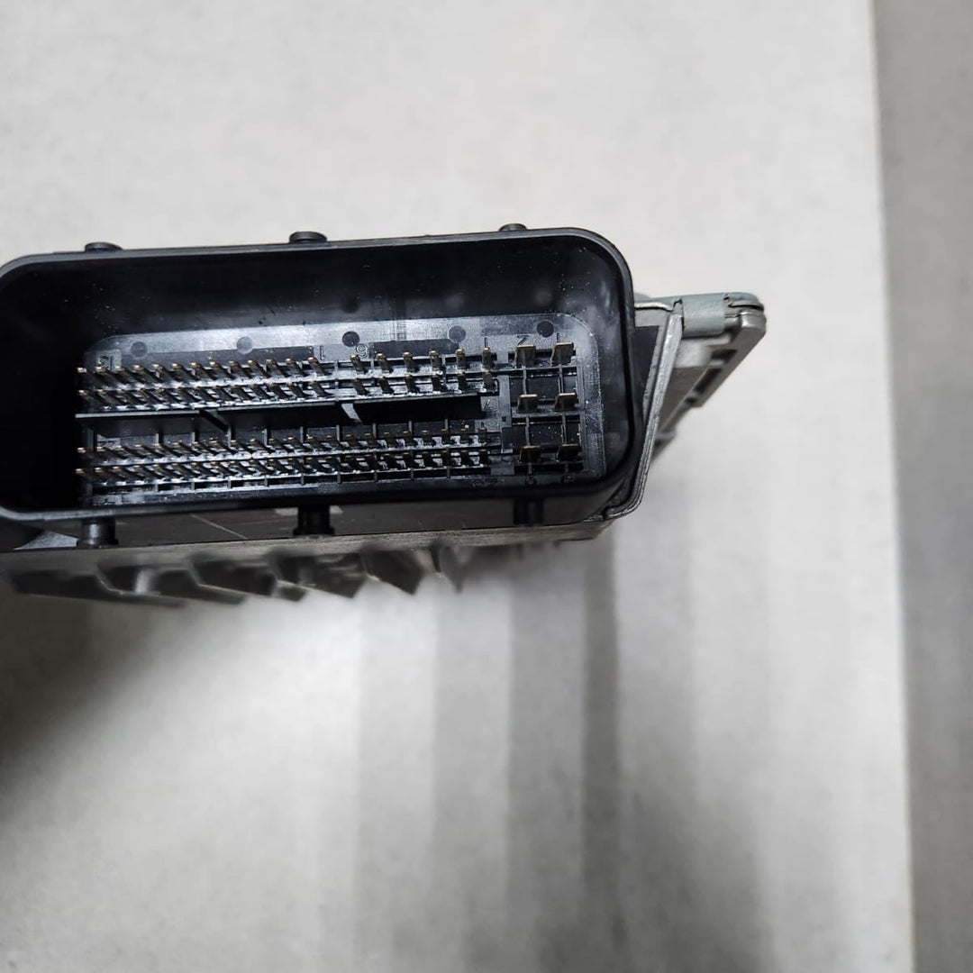 BMW 318i Engine Control Unit 7621178