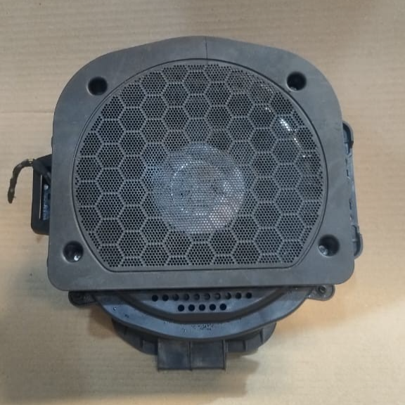 BMW X5 G05 HIFI FRONT RIGHT SUBWOOFER SPEAKER 6513-2622515 OEM