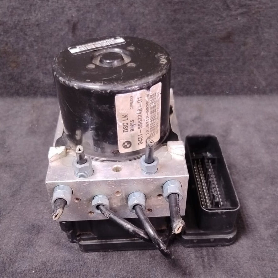 BMW 3 SERIES F30 320I 2013 ANTI BREAKING SYSTEM  ABS PUMP ECU MODULE 6797036