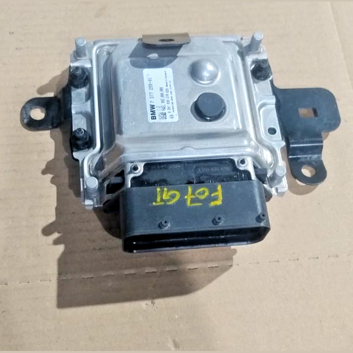 BMW 12-18 F10 F30 3 5 SERIES X5 DEF DIESEL EMISSION PUMP CONTROL UNIT 7377299