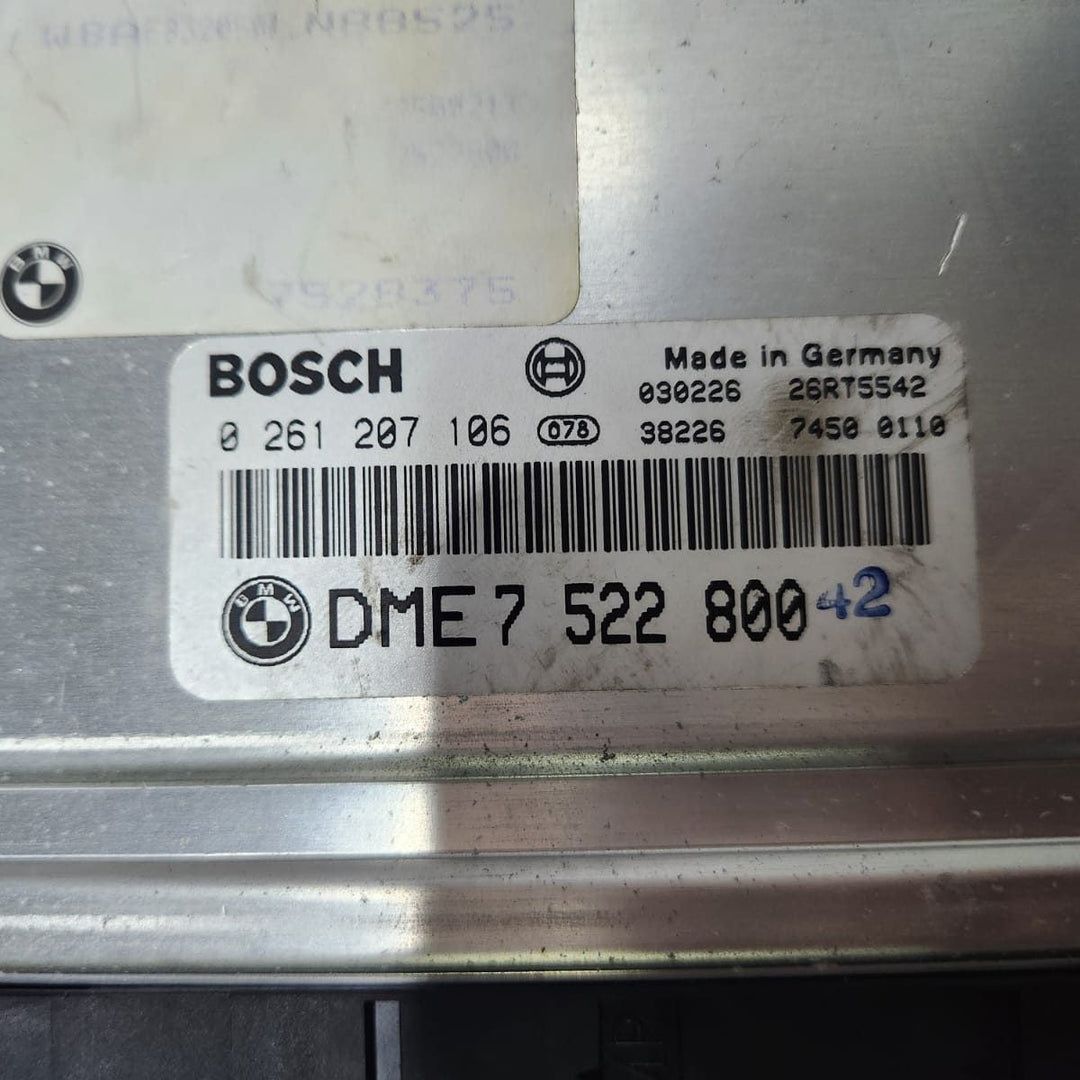 2003-2006 BMW X5 Engine Control Unit 7522800 X5 E53 4.4i M62 V8 ECU SET 